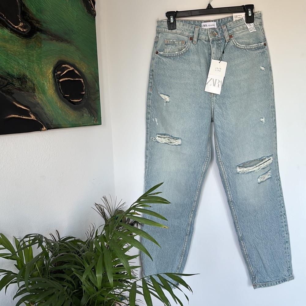Zara’s classic mom jeans - size 6